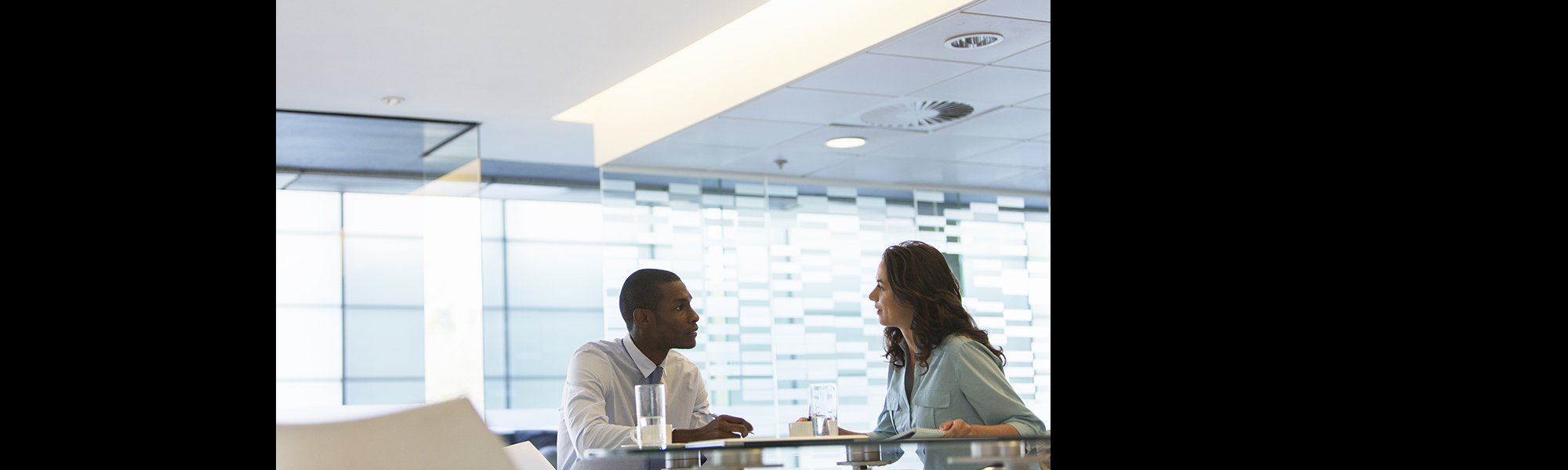 case-studies-it-consulting-project-management-hero-mobile-1